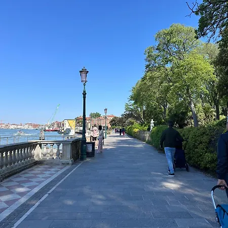 Ca' Elena Beautiful Canal View Biennale Διαμέρισμα *