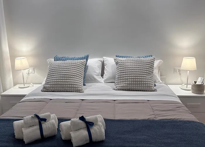 Ca' Elena Beautiful Canal View Biennale Apartment