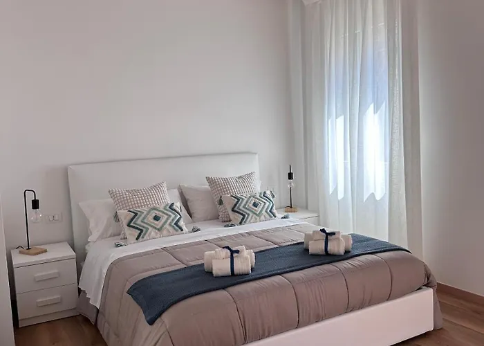 Ca' Elena Beautiful Canal View Biennale Apartment