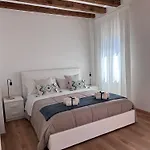Ca' Elena Beautiful Canal View Biennale Apartment