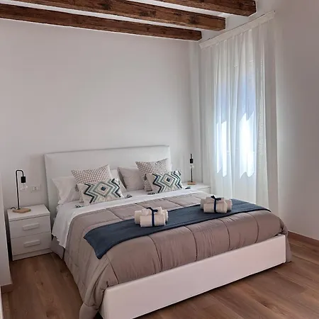 Ca' Elena Beautiful Canal View Biennale Apartman